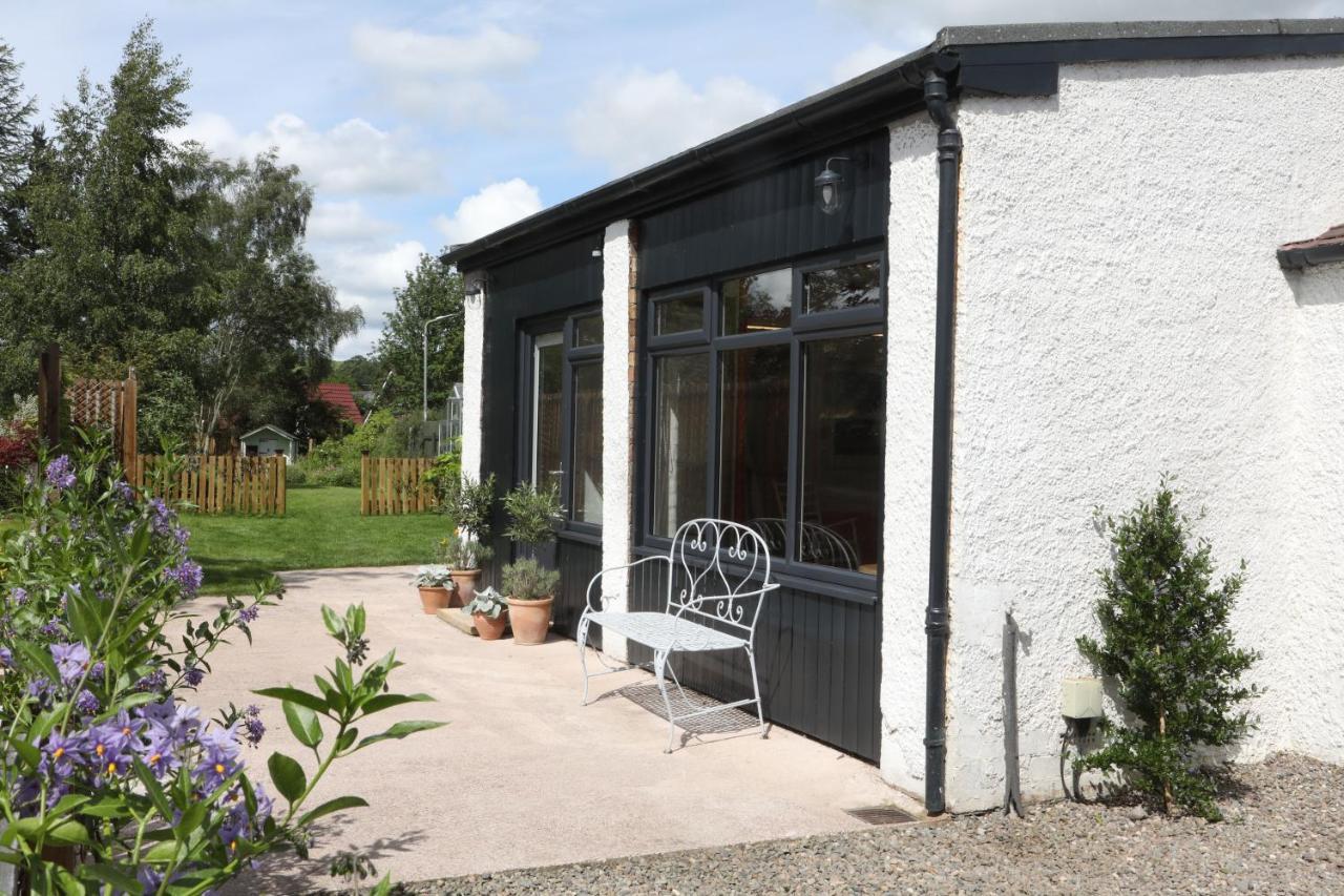 Appartement Garden Studio In Biggar Extérieur photo