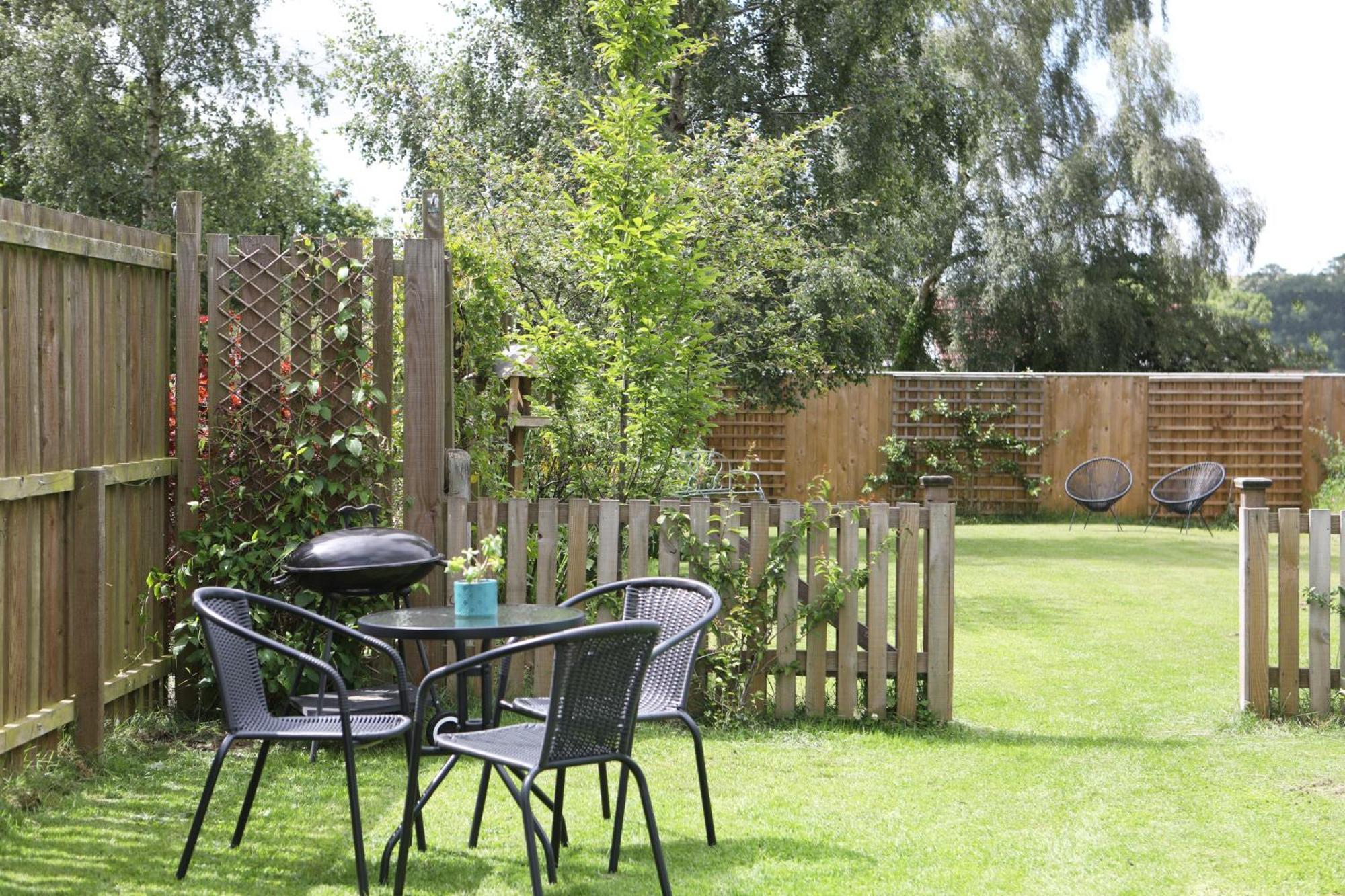 Appartement Garden Studio In Biggar Extérieur photo